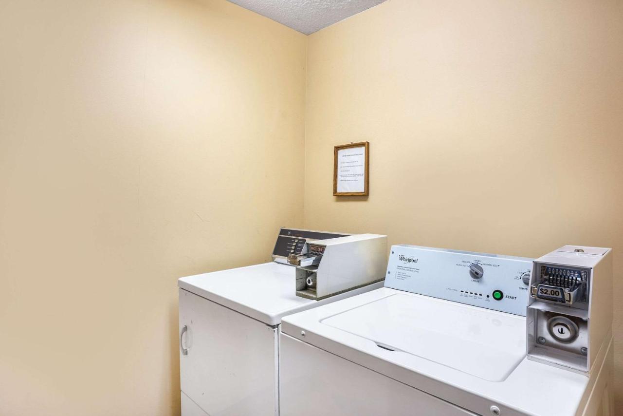 Econo Lodge Princeton Экстерьер фото