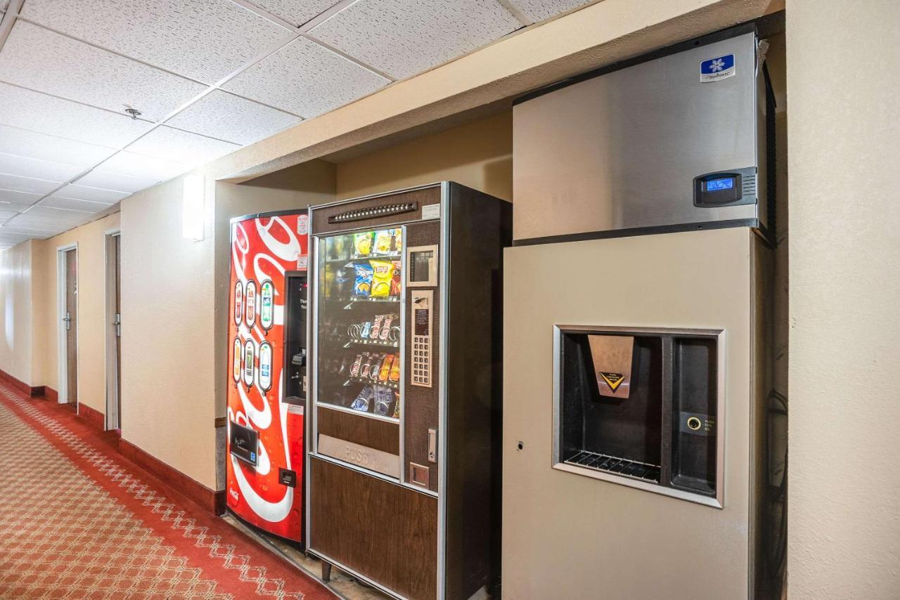 Econo Lodge Princeton Экстерьер фото