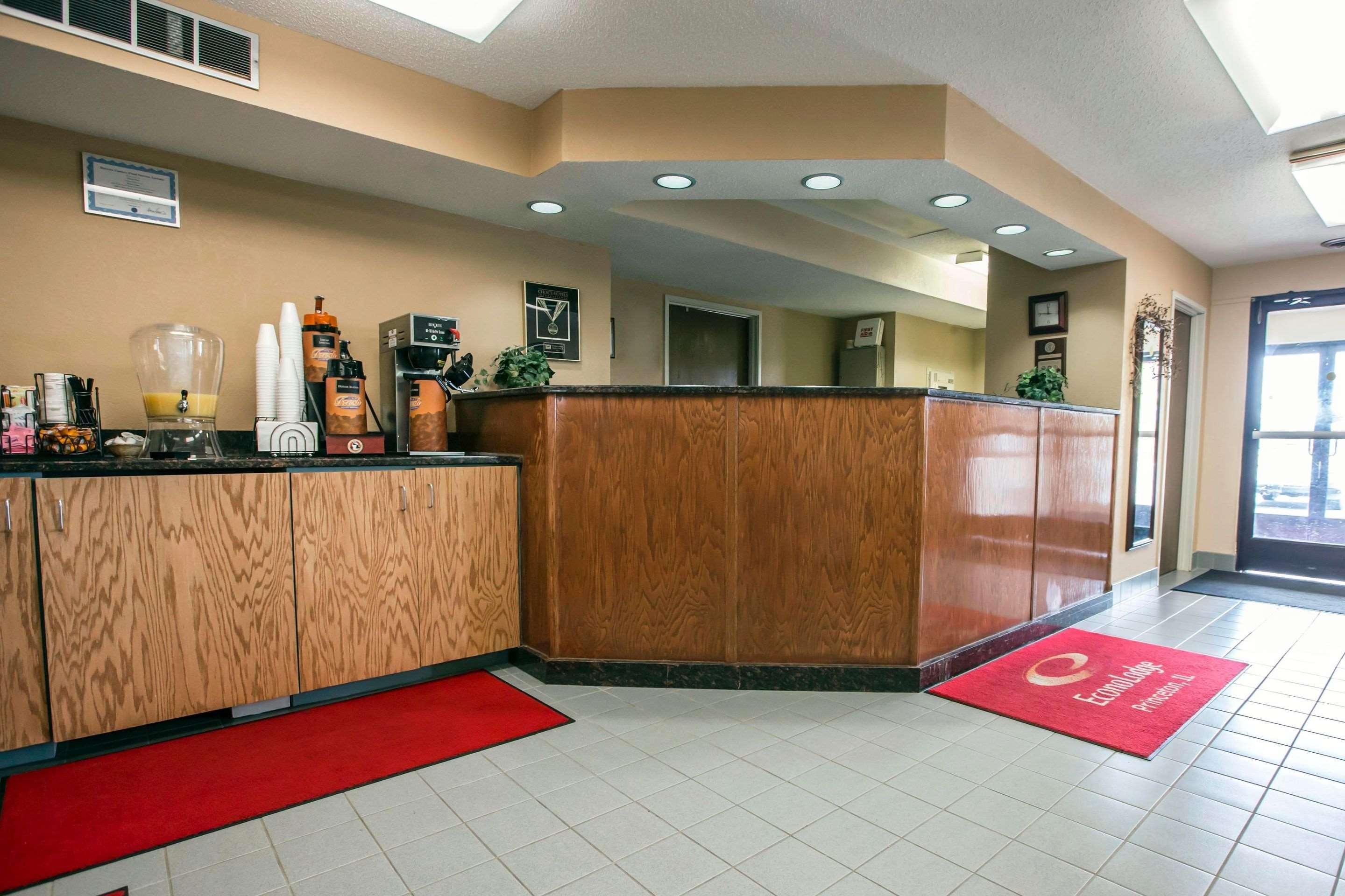 Econo Lodge Princeton Экстерьер фото