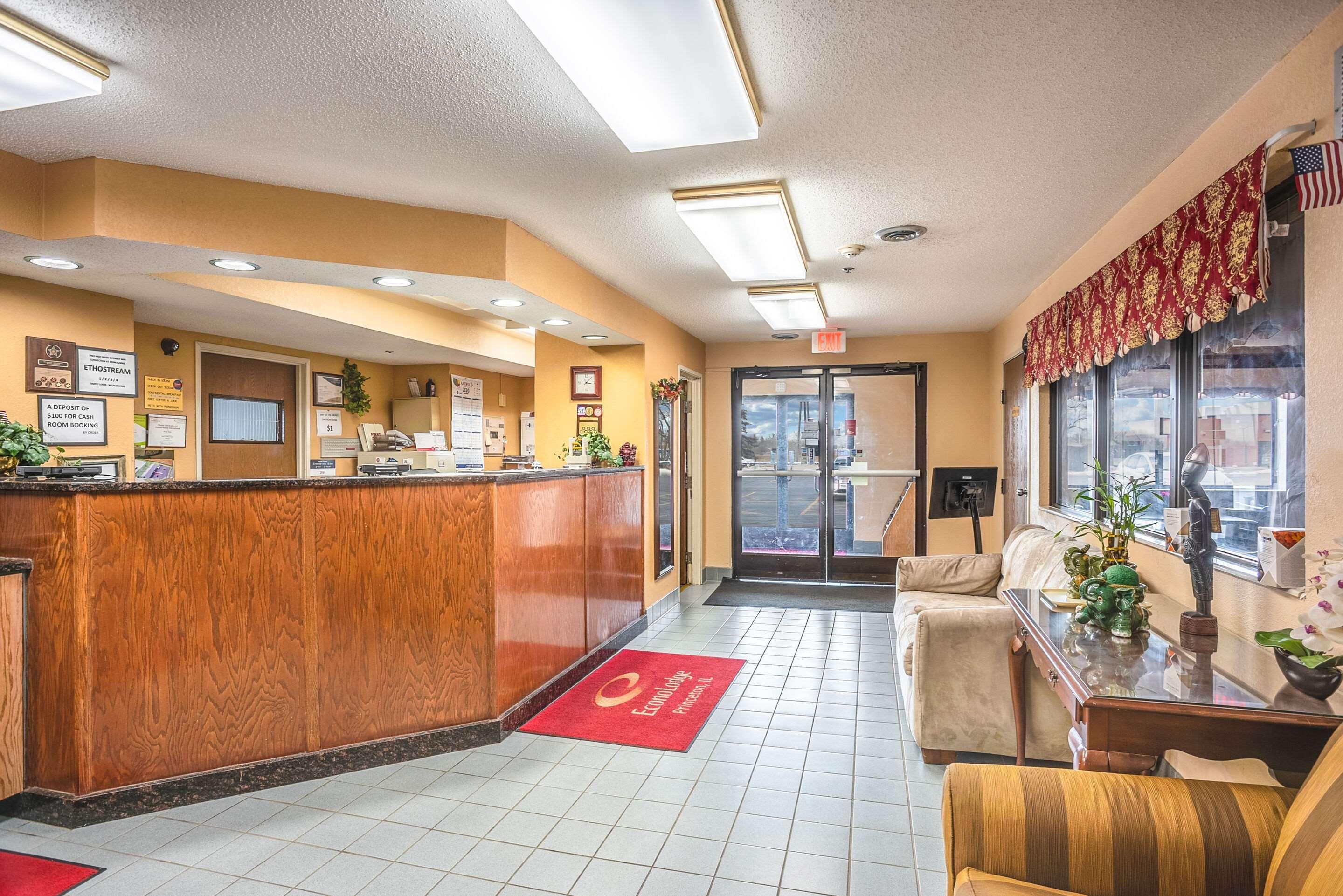 Econo Lodge Princeton Экстерьер фото